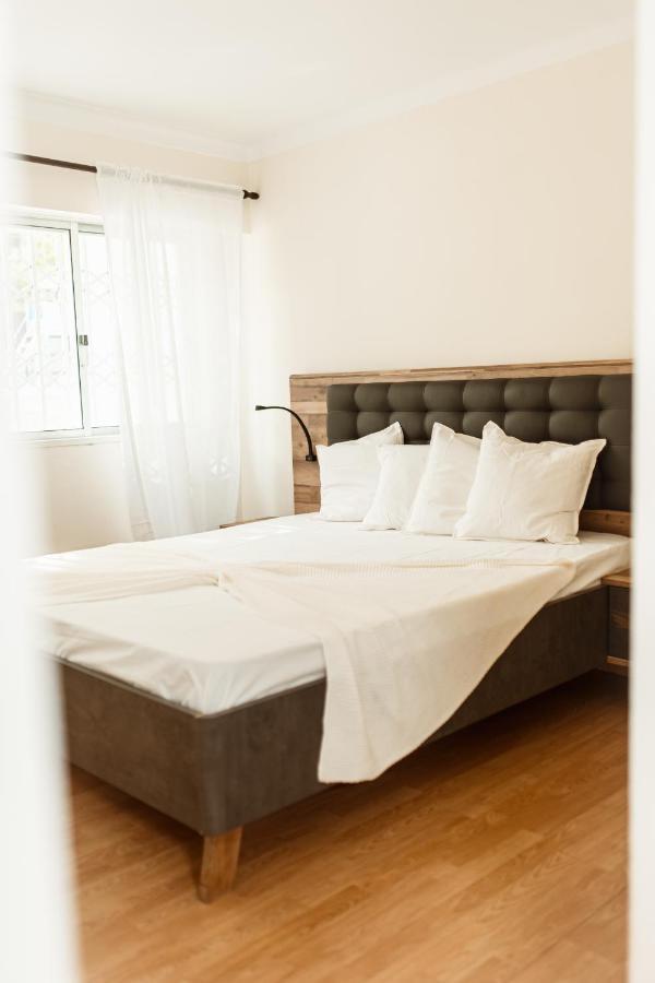Apartment In Lisbon With 3 Bedroom Cozy Experience Лориш Экстерьер фото