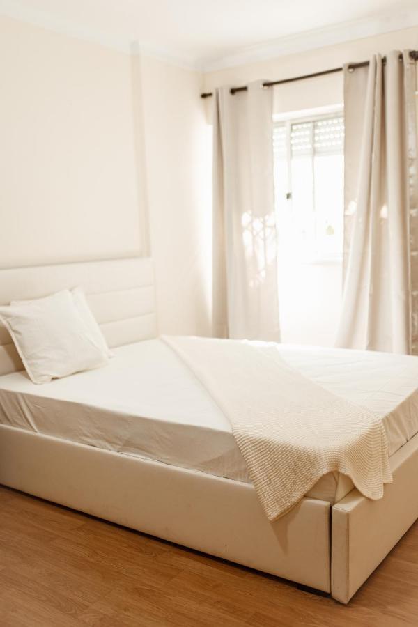 Apartment In Lisbon With 3 Bedroom Cozy Experience Лориш Экстерьер фото